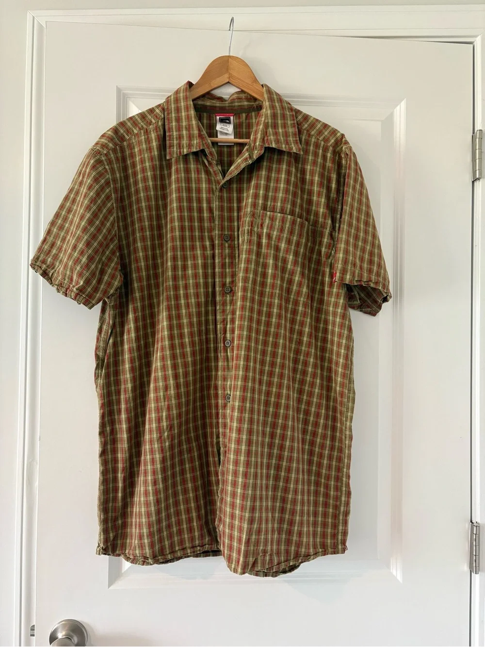 The North Face Olive and Red Plaid Short-Sleeve Button-Down Shirt XL